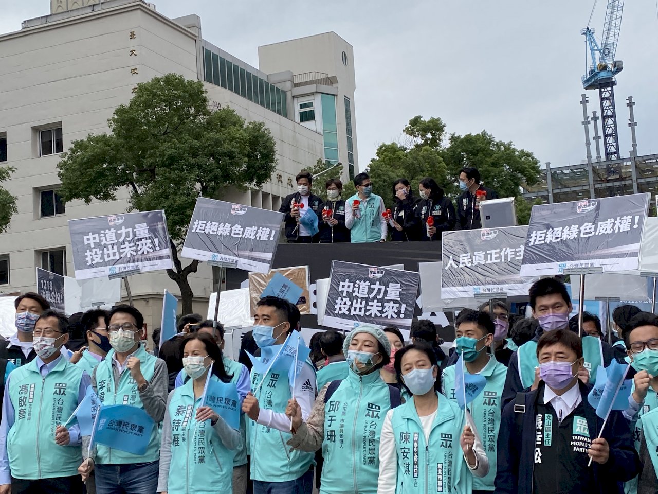 民眾黨公投「民主戰車」出發 全台宣講護藻礁、護食安