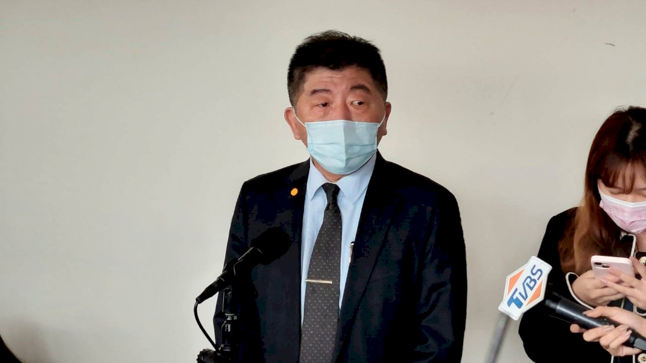 高端出國者開放混打出事誰負責？陳時中：可請疫苗救濟