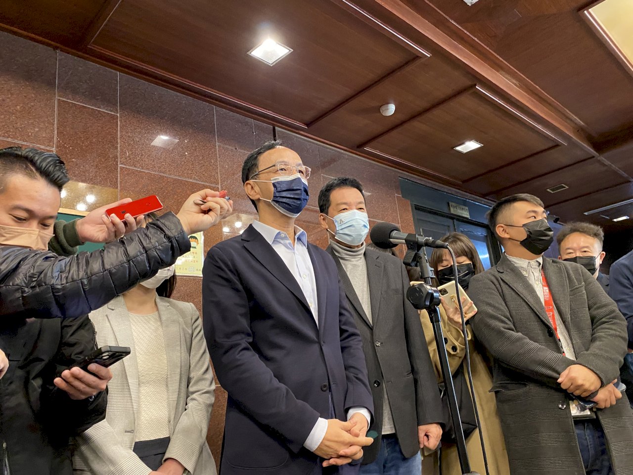 藍批綠用政府力量宣傳公投 民進黨團：朱立倫說法不道德