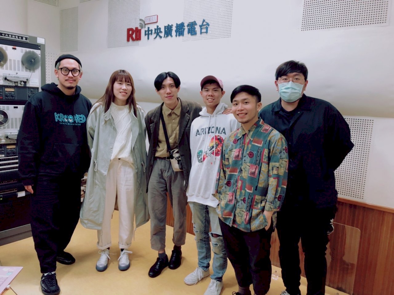 台語文哲學樂聲--烏流的「天地尾」