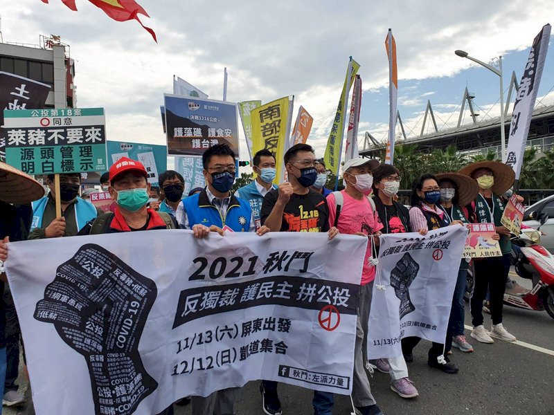 民團行腳下鄉拚公投 屏東出發籲反萊豬護藻礁