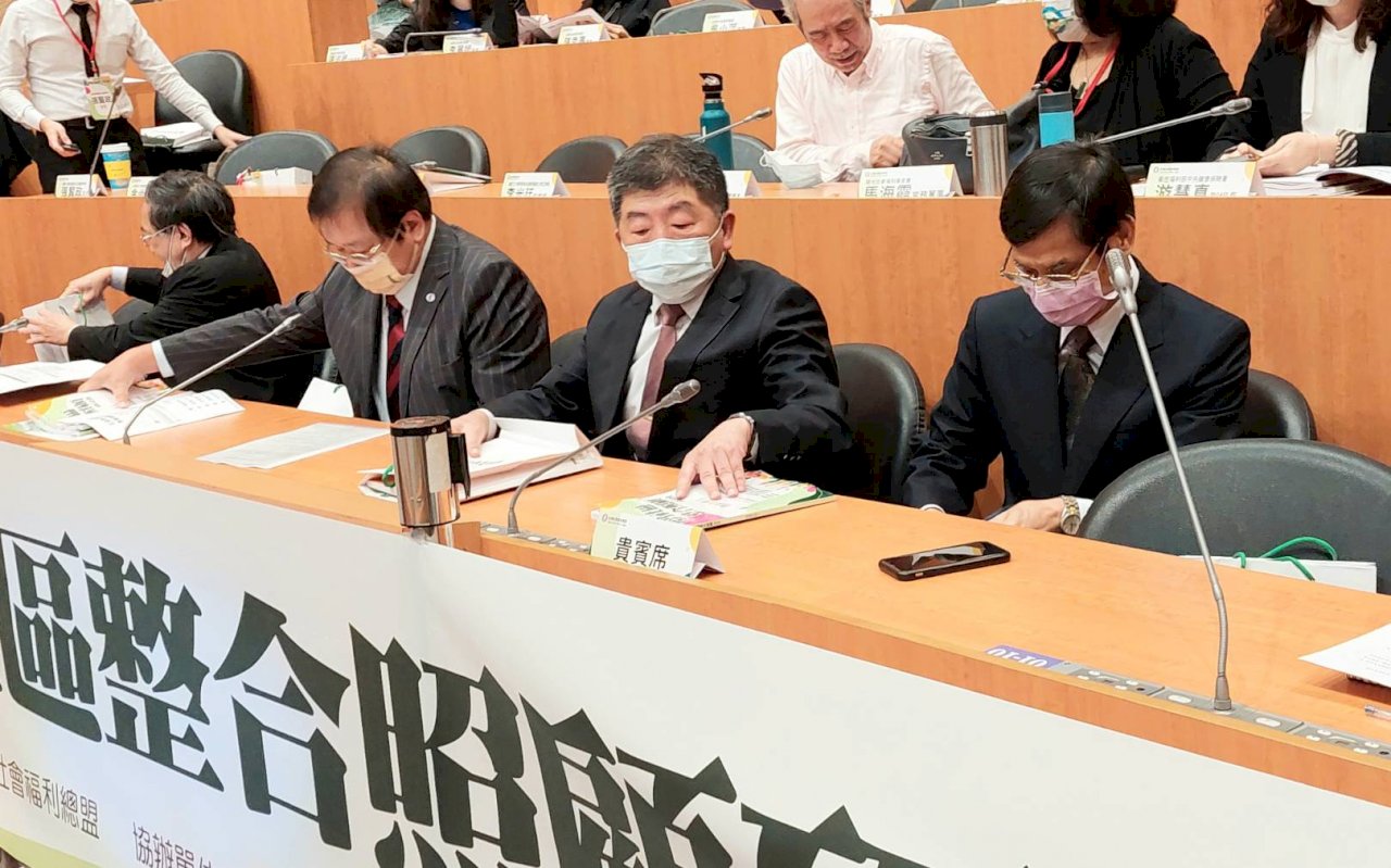 林萬億：推動社區整合照顧 減輕長照負擔