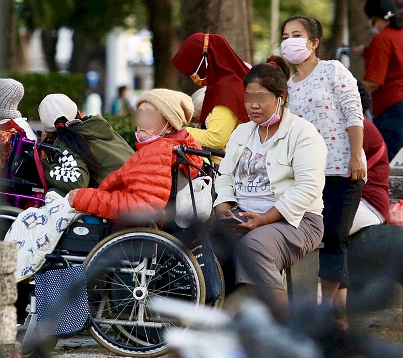 滿80歲免評可聘僱移工 衛福部：恐加重醫療耗用 衝擊中重症家庭