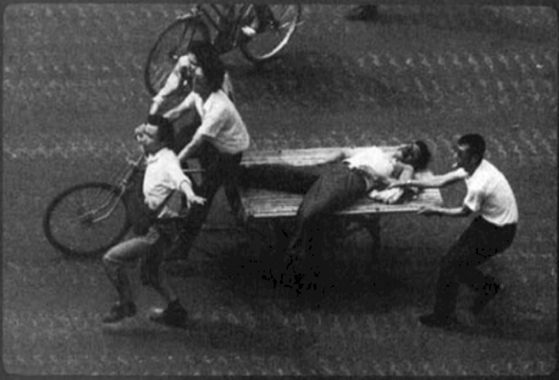 我的一九八九系列》我跪在遇難學生遺體前立下血誓：永不遺忘！