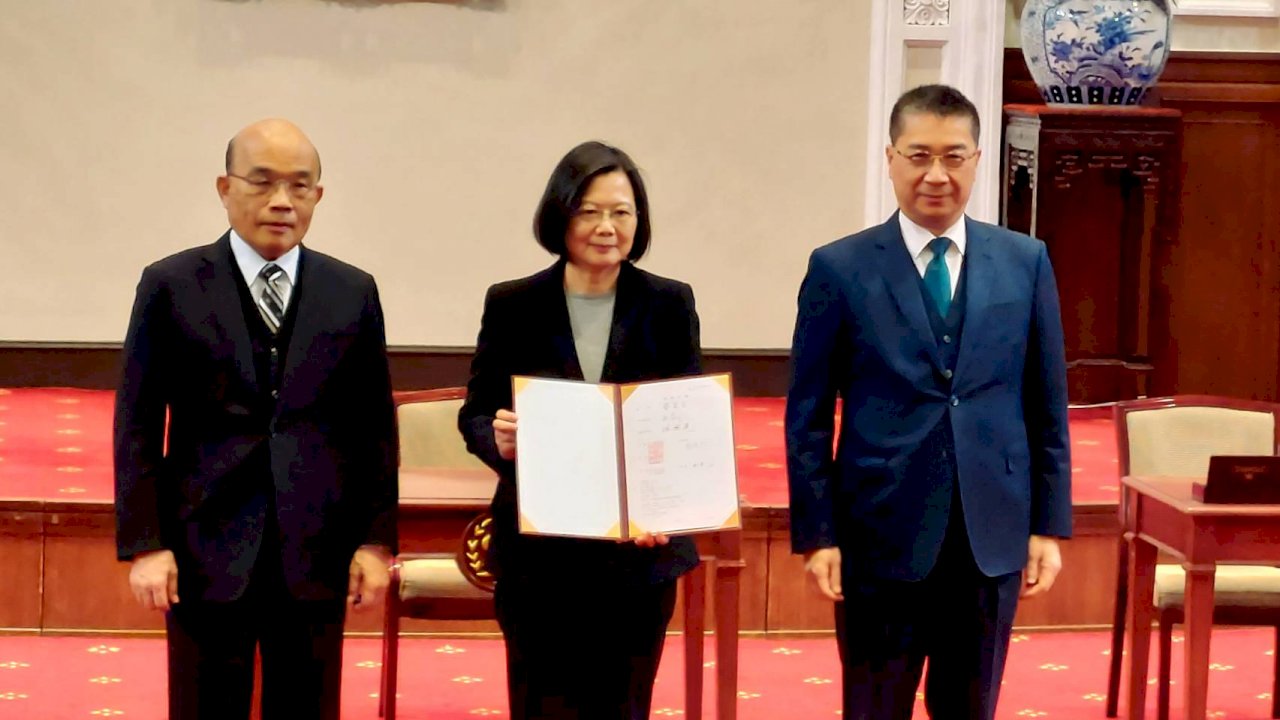 公開簽署跟騷法 總統：落實性別暴力防治 讓公權力提早介入（影音）