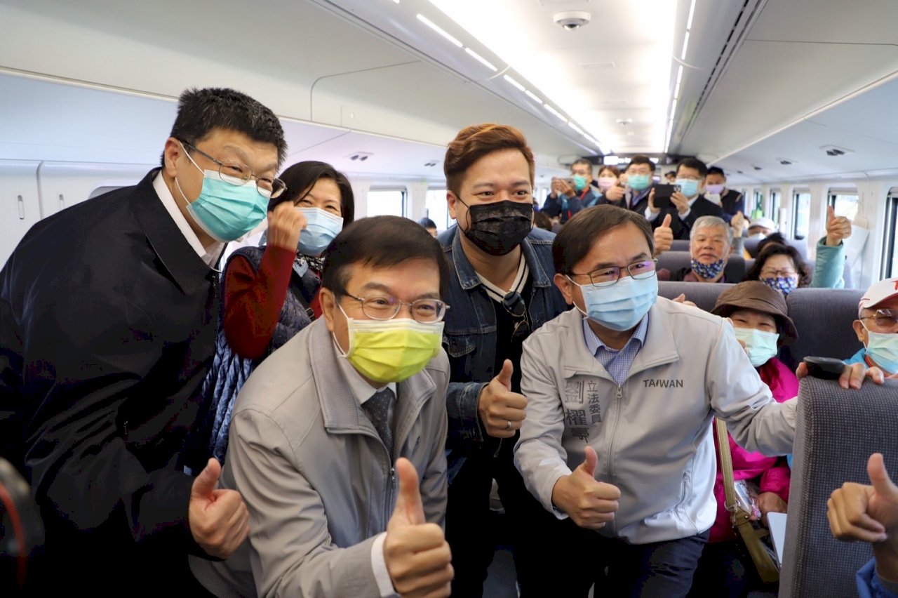 試乘EMU3000 王國材：2024年完成台鐵列車汰舊換新