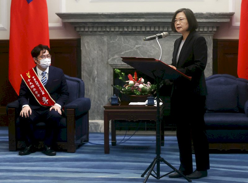 接見十大傑出青年 總統：持續發揮影響力 讓台灣不斷往前