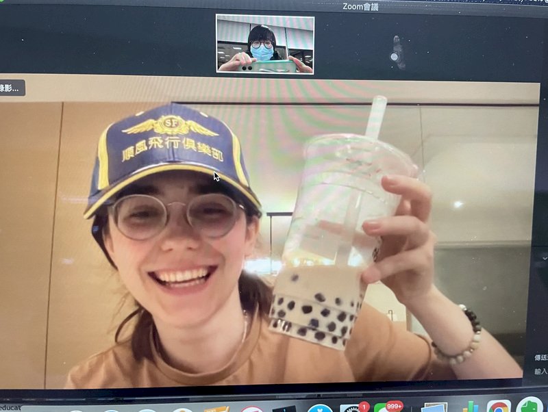 19歲少女駕機環球  抵台大讚機場珍奶