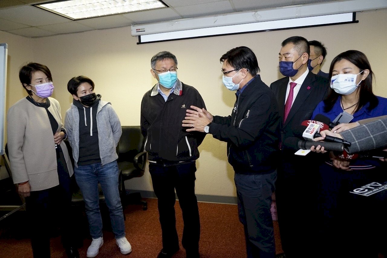 侯友宜千字文惹議 柯文哲：民主社會有不表態的自由