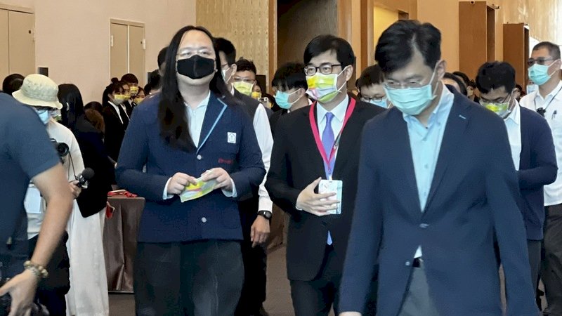 民主峰會畫面被卡 唐鳳：發現狀況後立即處理