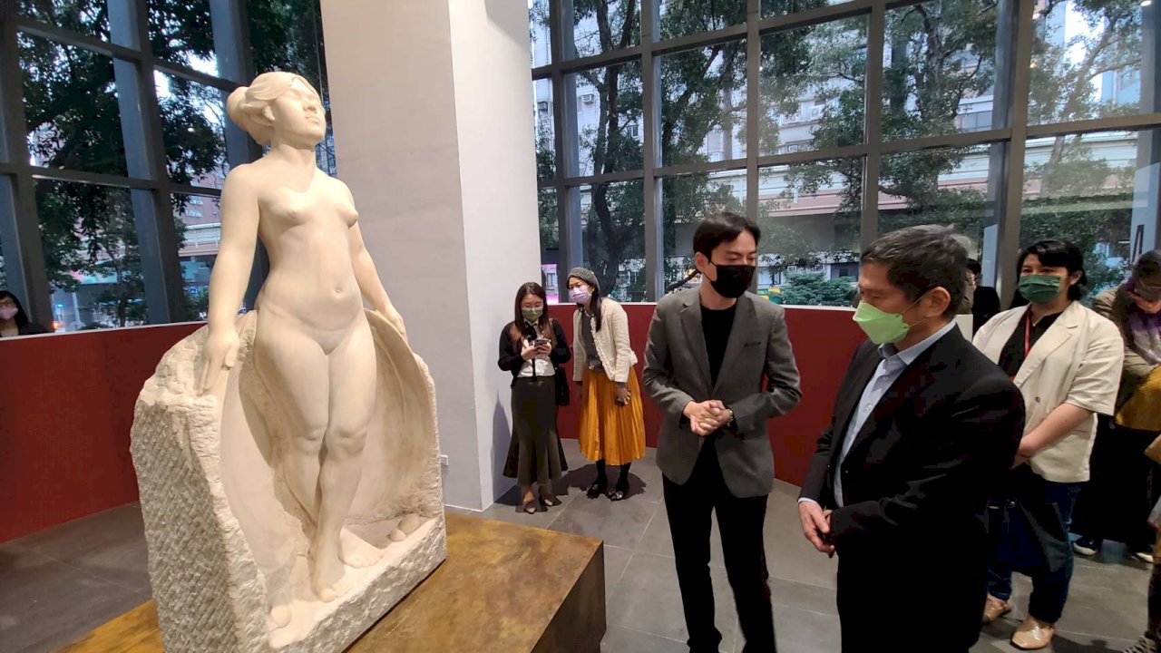 黃土水〈甘露水〉百年後終見客  守護者張氏家族見證歷史一刻