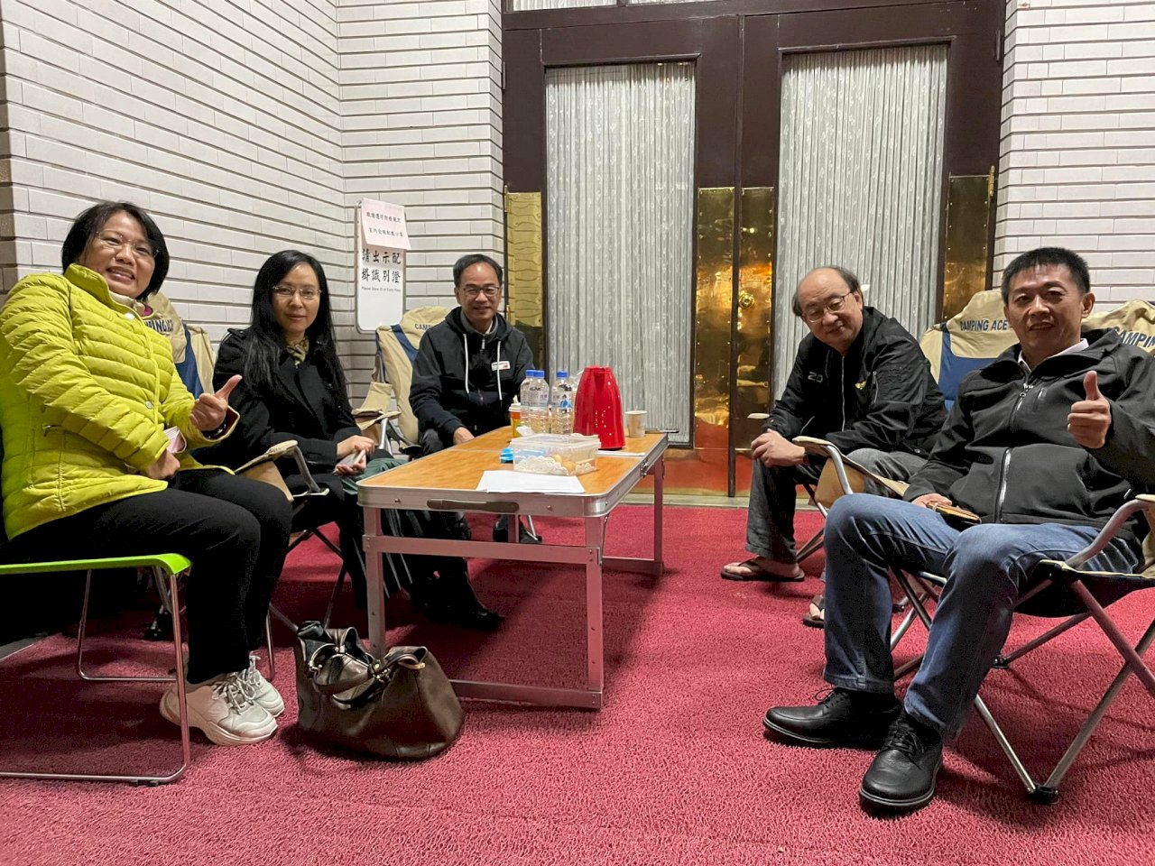 拼「竹竹併」綠營輪班守議場 藍要求草案付委審查
