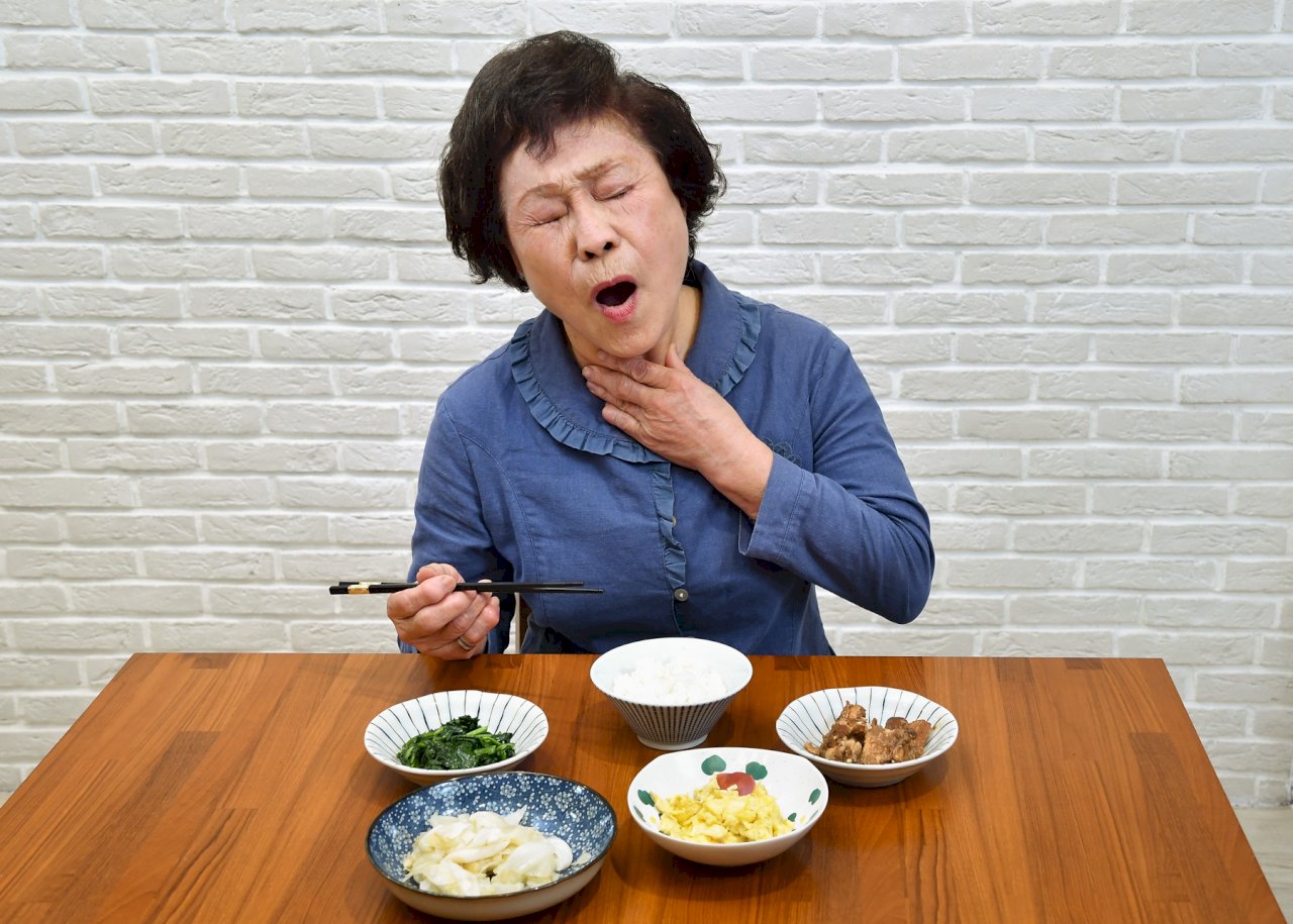 食物打碎煮爛助長輩吞嚥？ 專家：不均勻恐致命
