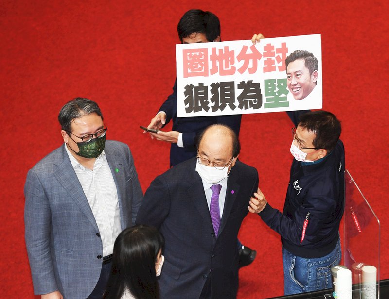 地制法逕付二讀撤案 柯建銘同意付委審查
