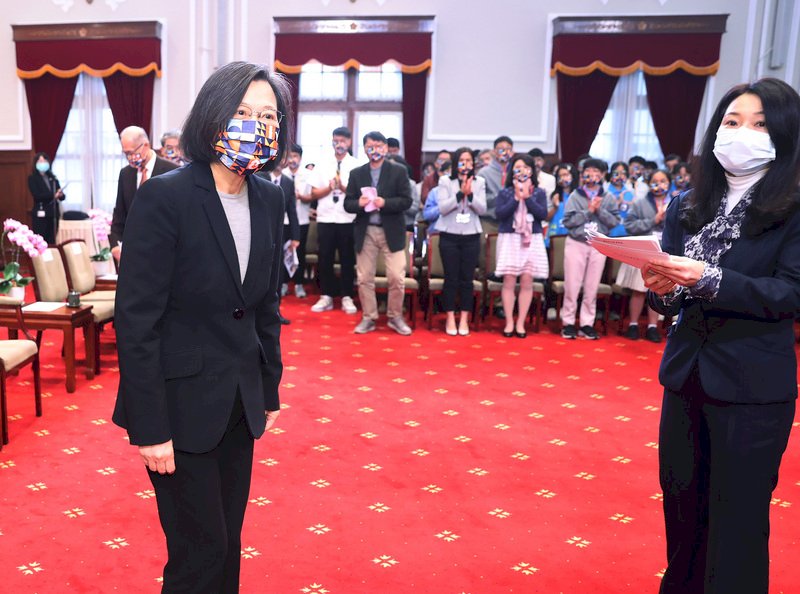 接見科展獲獎學生 總統：將持續加強科學教育深度廣度