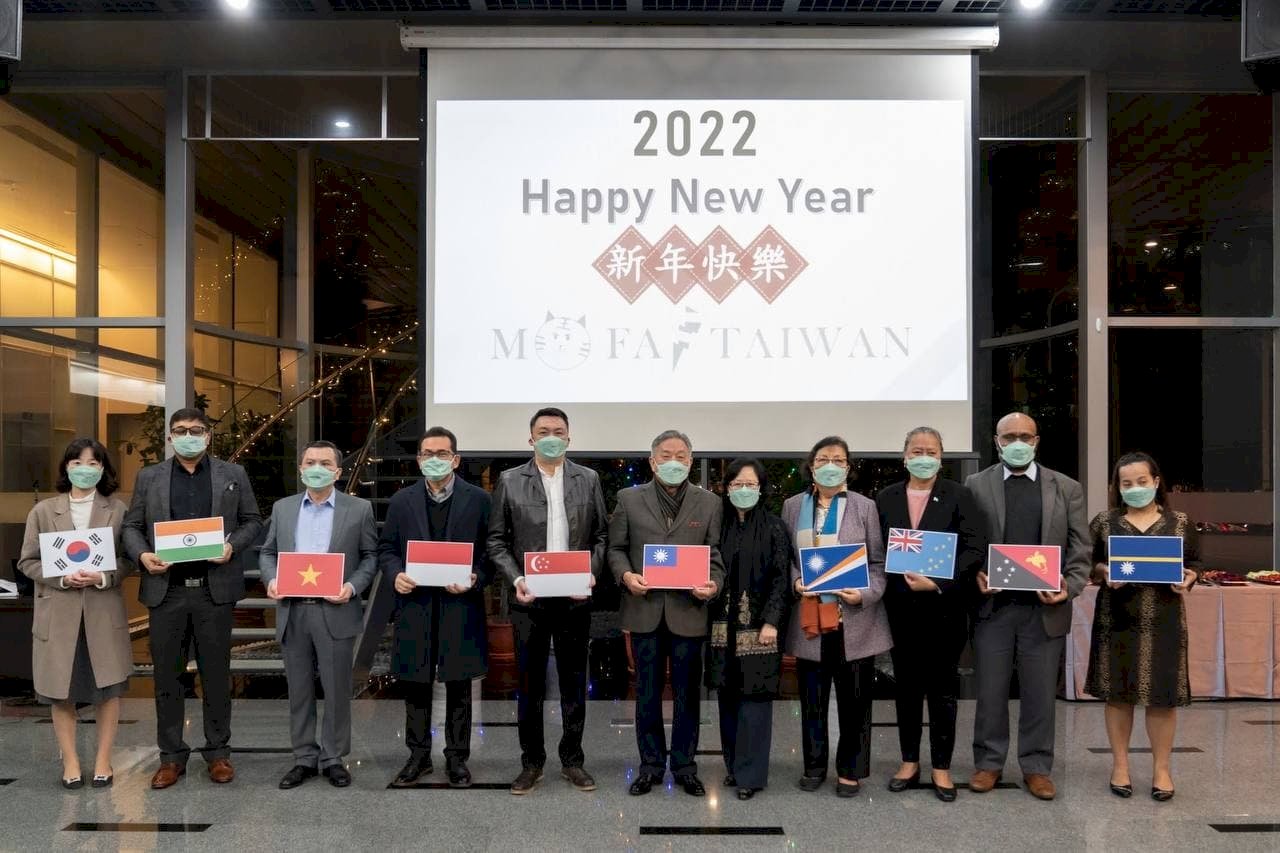 外交部邀請印太國家駐台官員 一同迎接2022年