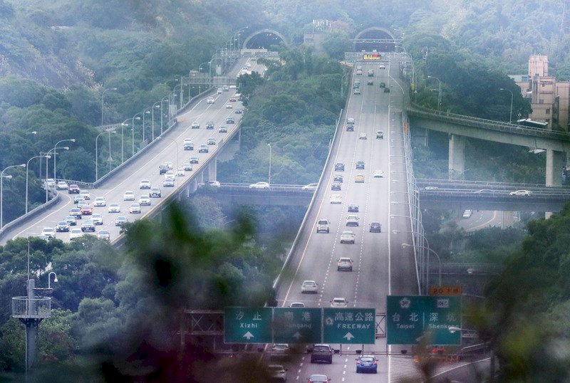 元旦收假日  國道午後多處車速40公里以下