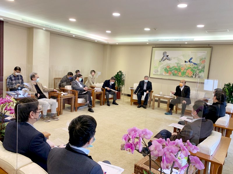 阻隔更多確診 指揮中心：1/11起長程旅客入境PCR落地採檢