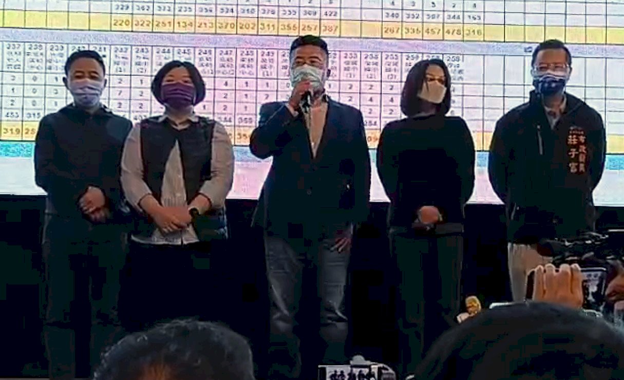 中二立委補選 顏寬恒恭喜林靜儀當選