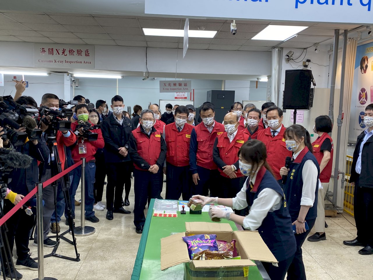 嚴防非法郵包傳入非洲豬瘟 蘇揆撂重話：收件人一併追究責任