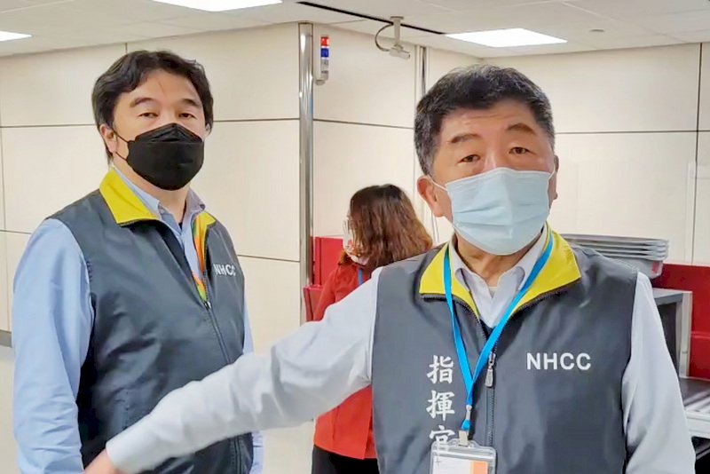陳時中指示加速落地採檢  土航152旅客14人採陽