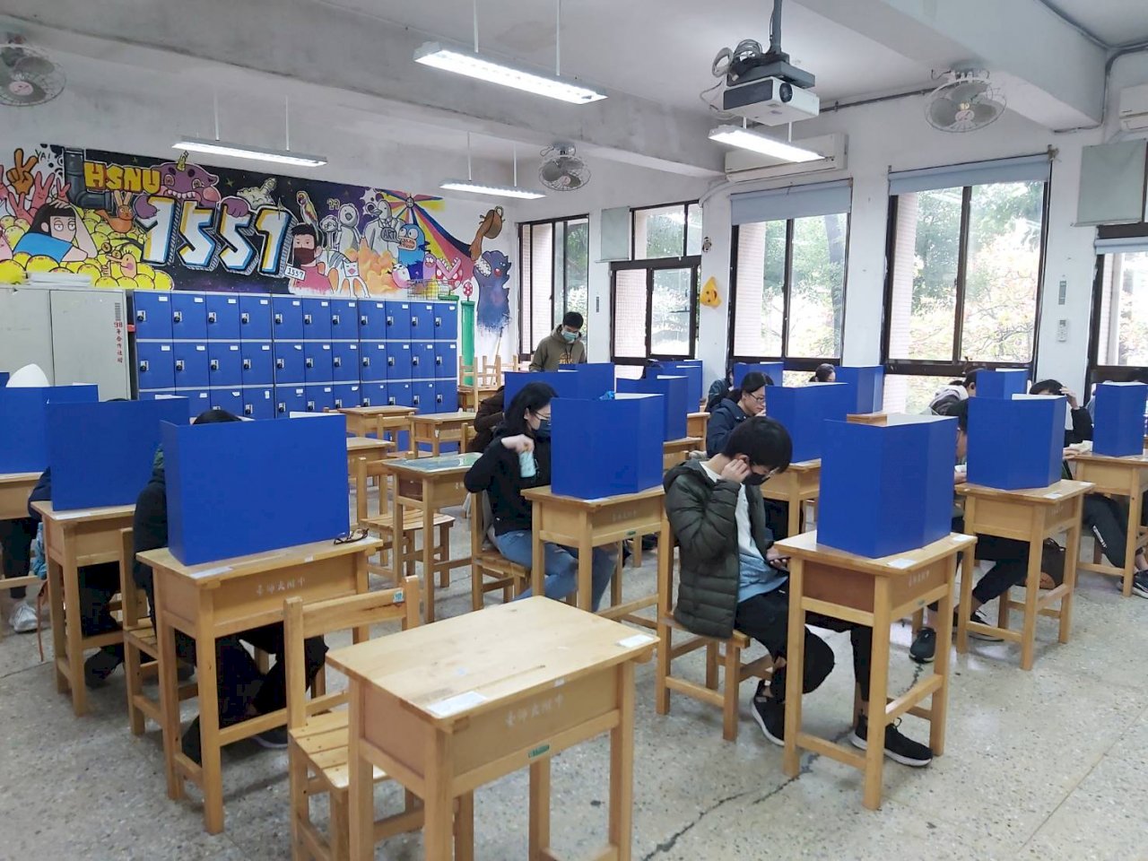 學測自然主打疫情題 試考生：跨科題耳目一新