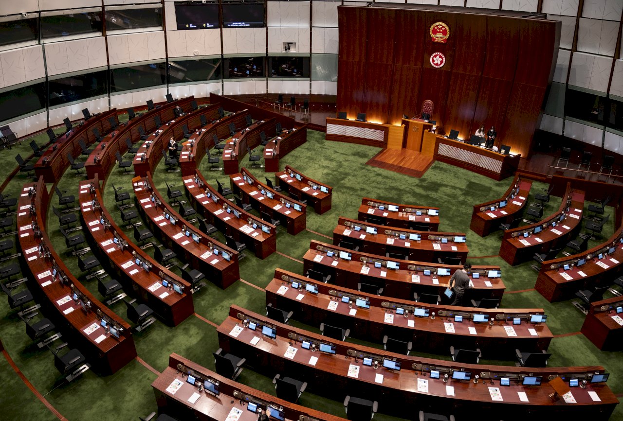 港今起實施「疫苗通行證」　立法會遠距會議
