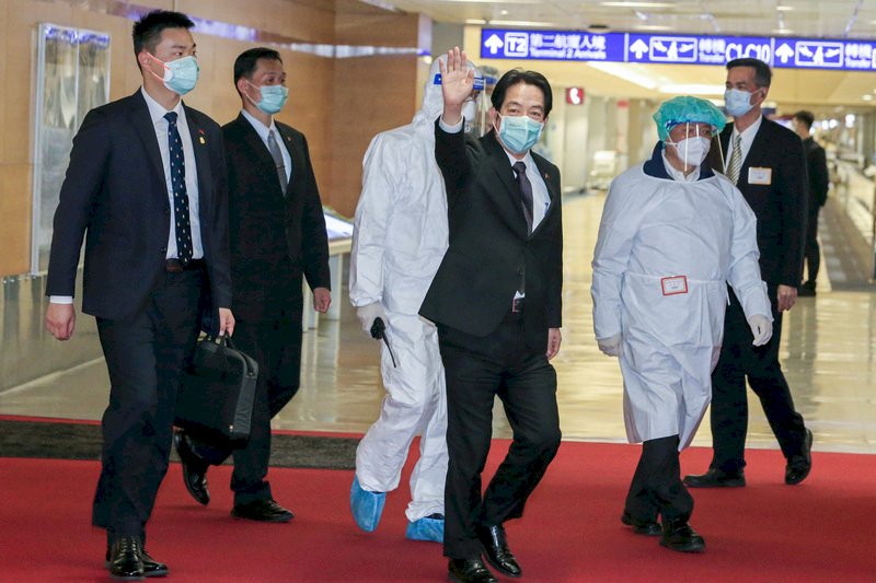 宏都拉斯特使團返抵國門  賴副總統揮手致意