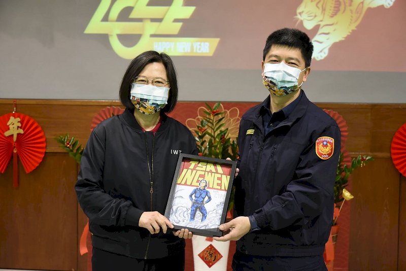 初一視察中正一、二分局 蔡總統：推動警消居住 提升裝備