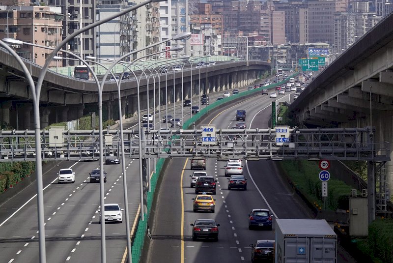 估有提前掃墓車潮 國道注意10大地雷路段