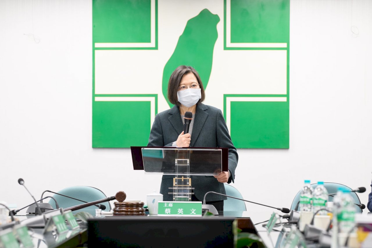 蔡英文肯定防疫團隊 要求民進黨公職當防疫分身隨時補位