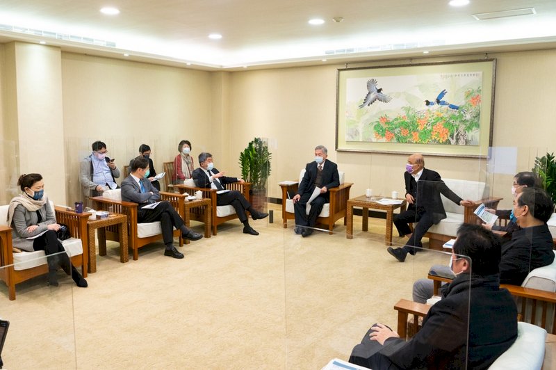 蘇貞昌：三條件下 研議調整居檢政策與商務入境規範