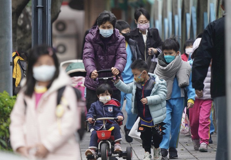 未來2天雨減略回溫  週末轉濕冷下探11度