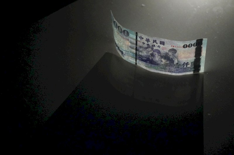 俄烏開戰股匯雙殺 新台幣重貶1.39角