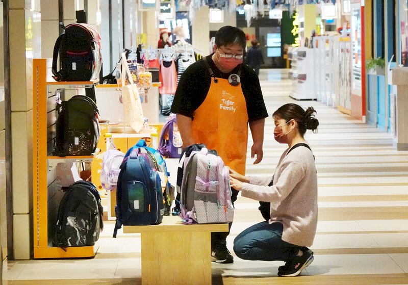 前4月實質薪資年減0.23% 6年來首見衰退