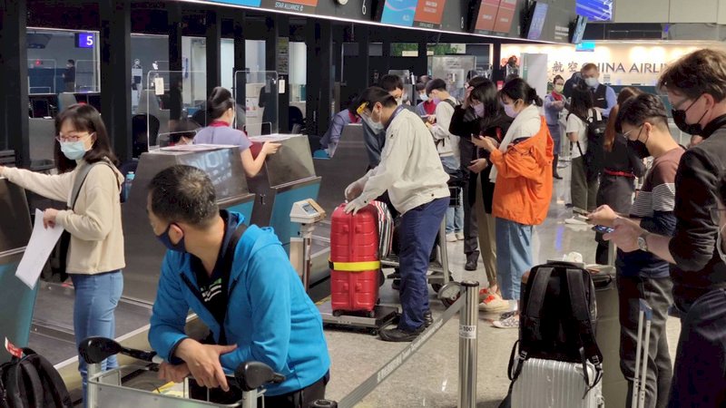 桃園機場二航廈跳電  緊急發電中、航機起降正常