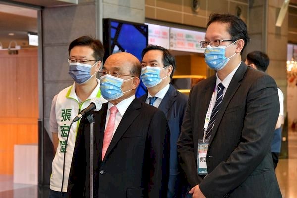 蔡、蘇合體力挺陳時中選市長？ 蘇揆：尊重個人意願
