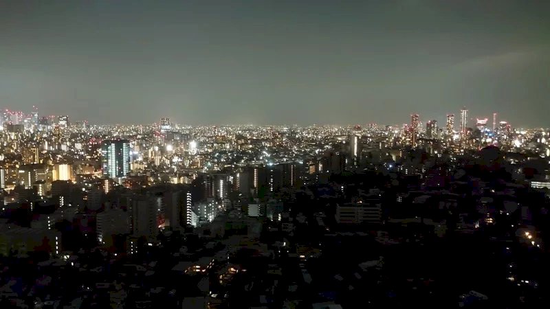 東京大停電 一明一暗兩個世界