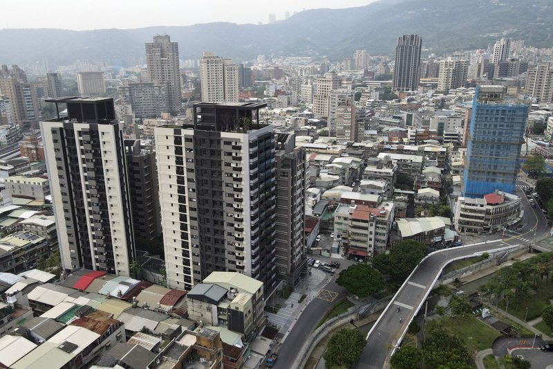 房市管控9月土增、契稅月減 股市熱證交稅年預算數達標