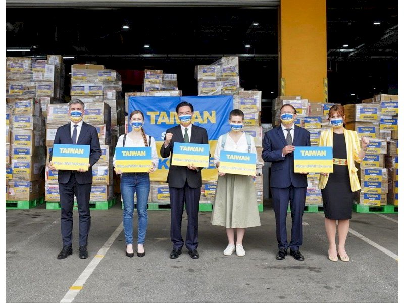 首批民間愛心物資今啟運 助烏克蘭人民度過難關