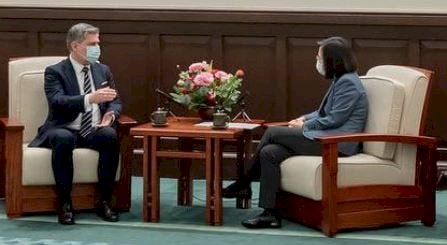 波蘭代表拜會蔡總統 感謝台灣援助烏克蘭難民