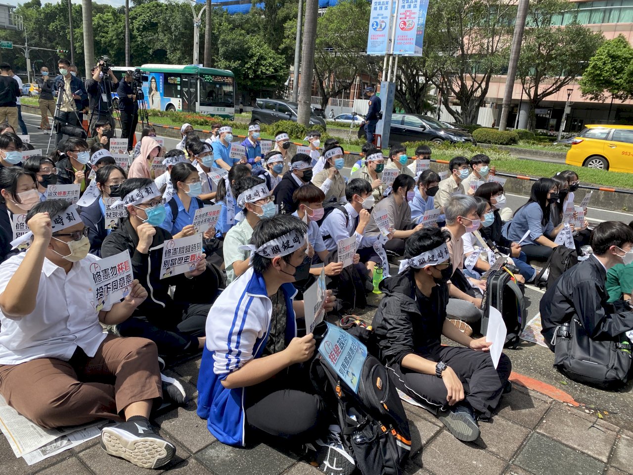 「18歲公民權」送出立院後 綠白黃三黨盼為修憲未竟之功努力