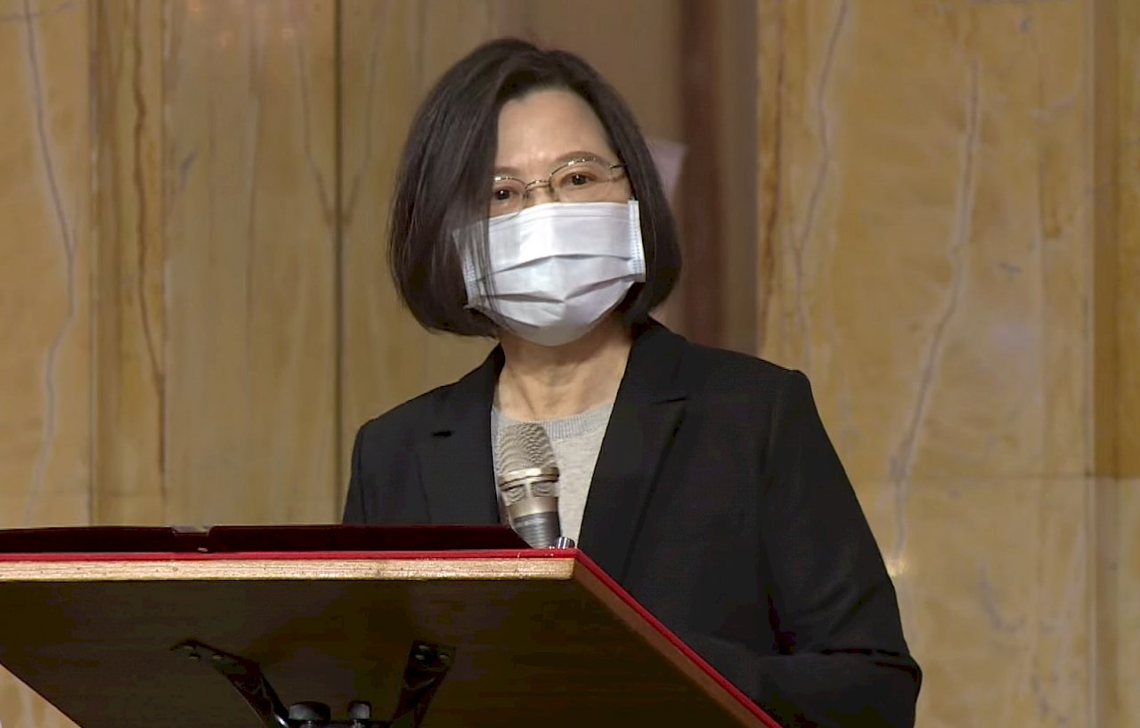 總統居隔第2天 快篩陰性健康狀況良好