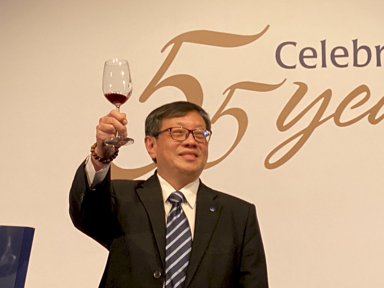 歡慶飛台55周年、星國邊境明起鬆綁 新航推55好禮