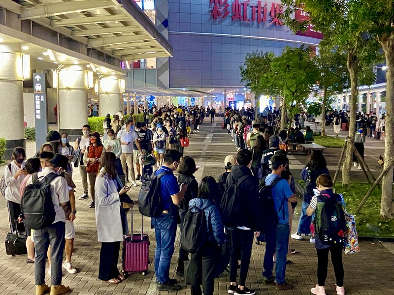 東南水泥事故波及高鐵清明疏運 蘇貞昌致歉：政府還有可精進之處
