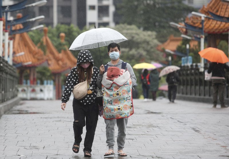 連假第三天氣溫回升 西部晴朗東部偶雨