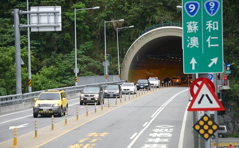 春節連假首日 蘇花路廊清晨湧南下車潮