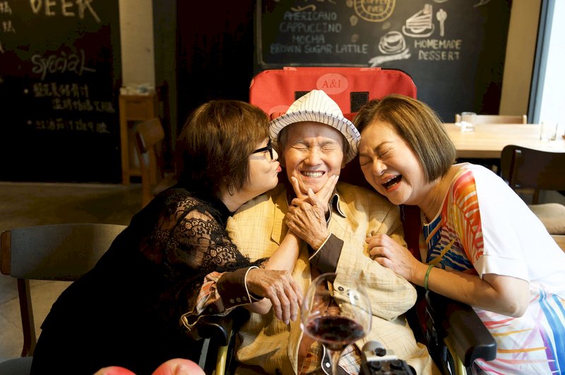 國寶歌王文夏辭世 享耆壽94歲