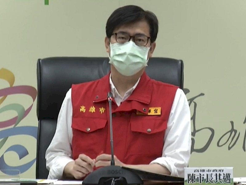 高雄疫情進入高原期 高雄長照機構人員加發津貼、孕婦免費領試劑