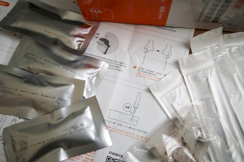 快篩試劑需求大增 蘇揆指示：增加熱點鋪貨、方便民眾購買